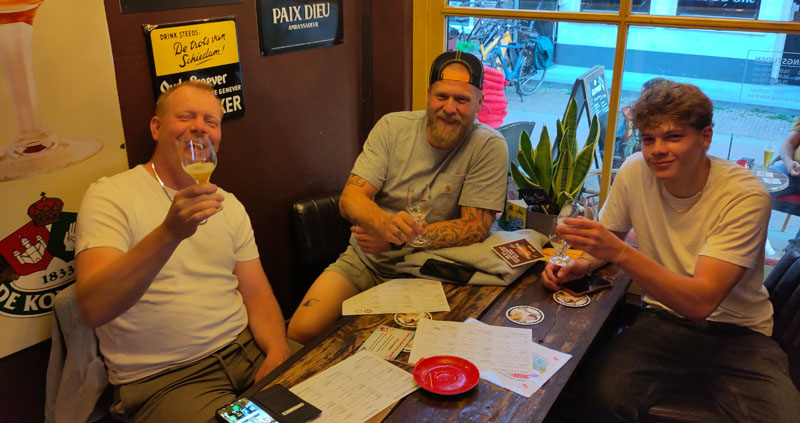 Bierproeverij van het Biergilde Hoorn, in Proeflokaal Charlies