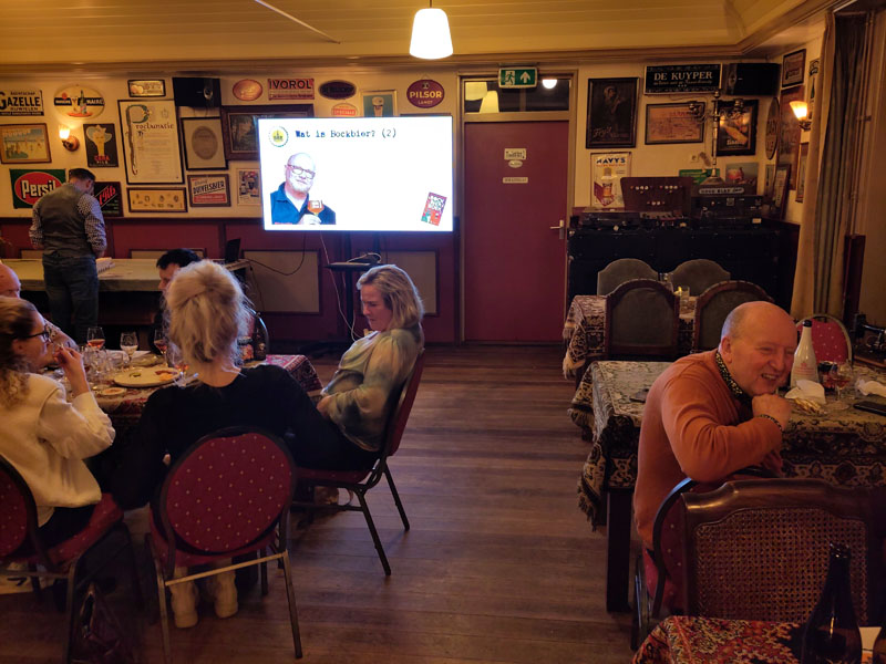 Mijn bockbierproeverij in volle gang, in Het Wapen van Wogmeer