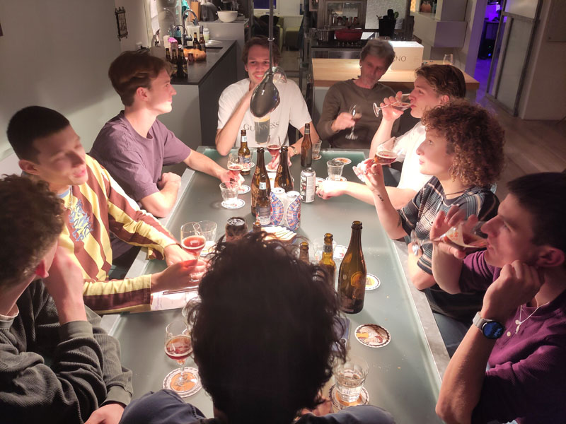 Een bierproeverij in Amsterdam in volle gang!