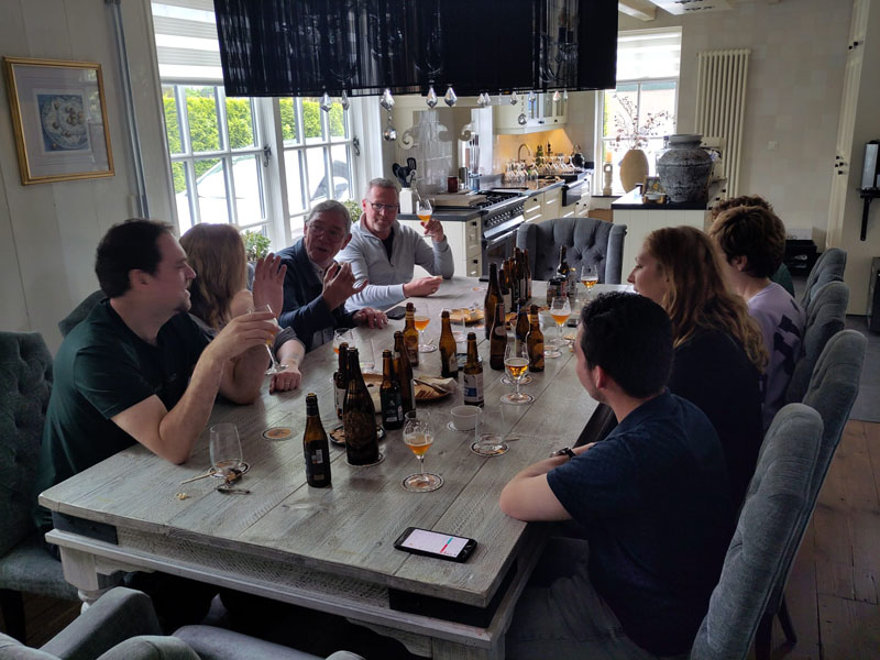 Historische bierproeverij in Venhuizen in volle gang