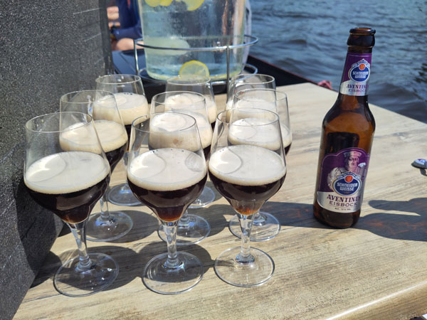 Beetje krap om de bierproeverij in Loosdrecht af te maken? Dan gewoon het laatste bier op de boot