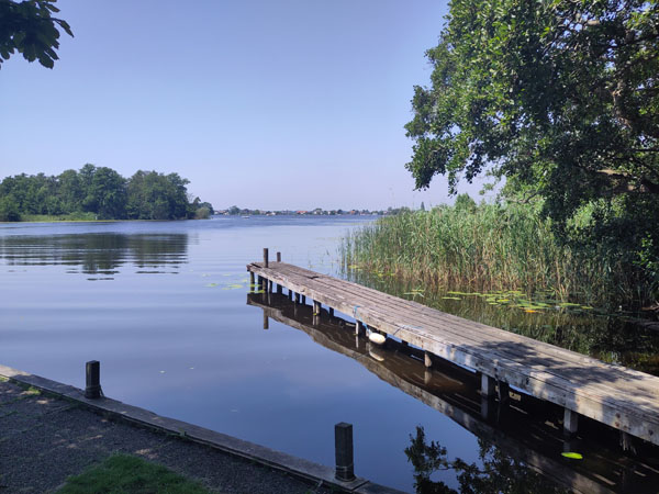 Een prachtige locatie aan het water: Eiland Loosdrecht. Prima plek voor een bierproeverij