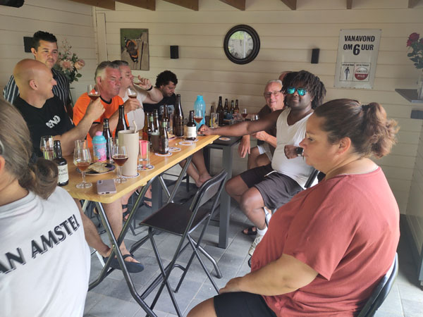 Bierproeverij in Stompetoren in volle gang