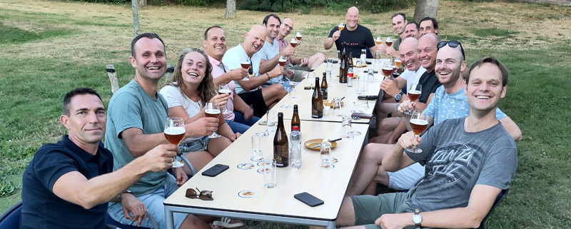 Bierproeverij in Rijsenhout, bij de brandweerkazerne