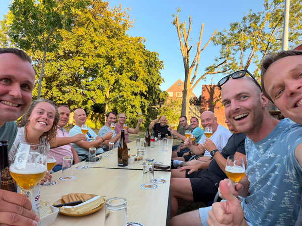 Een mooie dag voor een bierproeverij op locatie in Rijsenhout