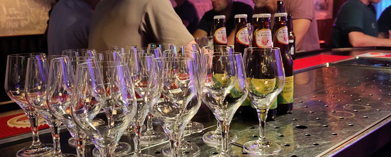 Een vrijgezellenfeest met bierproeverij in Wervershoof, West-Friesland